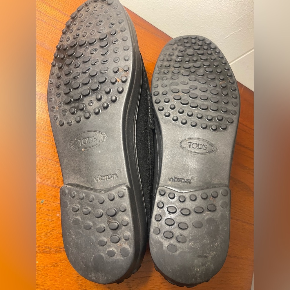 Elegant Tod’s Black Suede Men's Slip-On Loafers - Picture 6 of 8